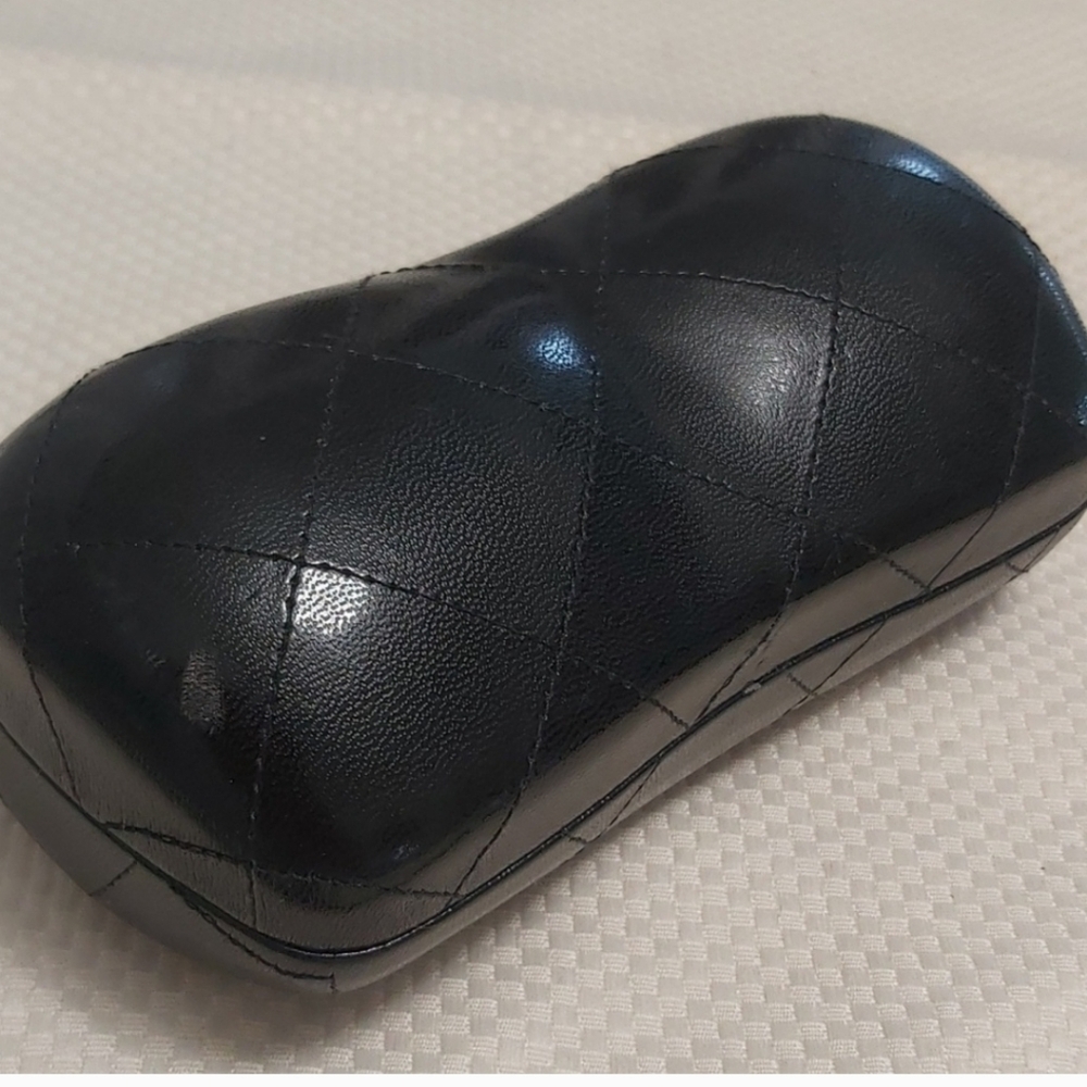 CHANEL Black Quilted Leather Eyewear Case - Picture 3 of 11